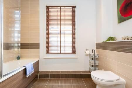 Central, Stunning 2 Bed Apartment With Parking! Κέμπριτζ Εξωτερικό φωτογραφία