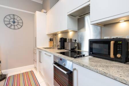 Central, Stunning 2 Bed Apartment With Parking! Κέμπριτζ Εξωτερικό φωτογραφία