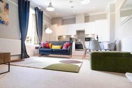 Central, Stunning 2 Bed Apartment With Parking! Κέμπριτζ Εξωτερικό φωτογραφία